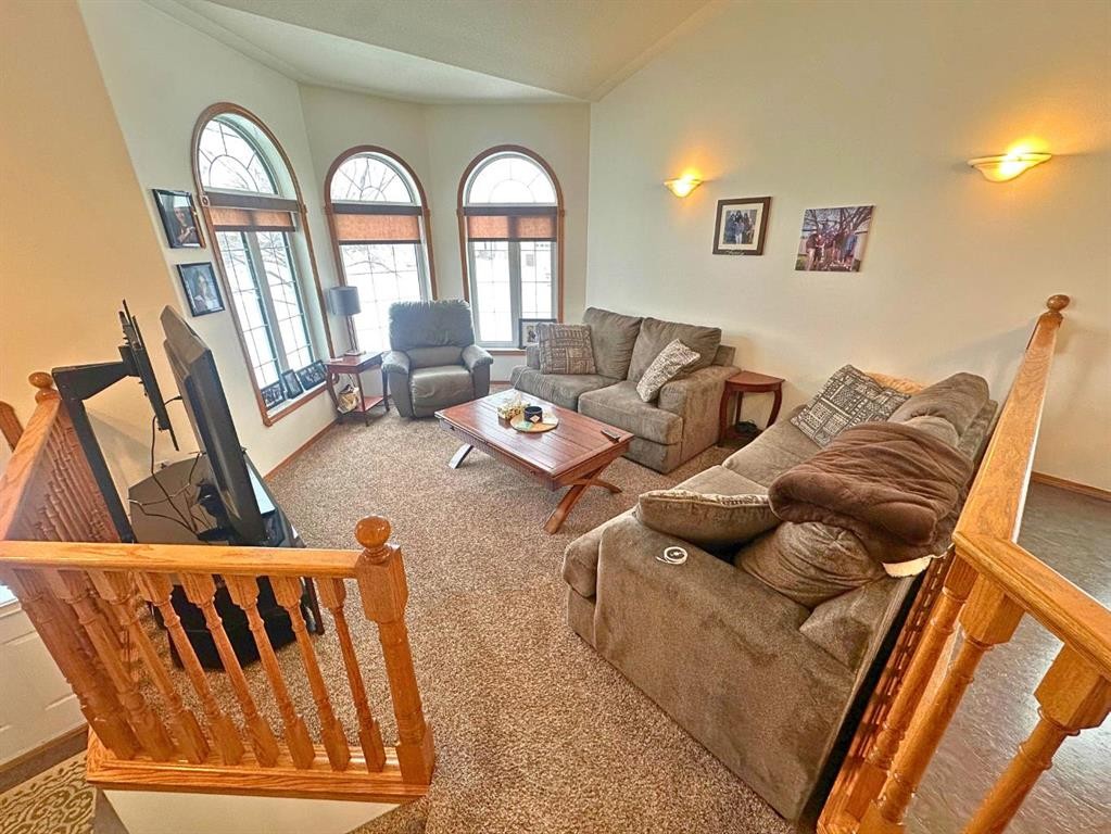 2 Dalton Close, Red Deer, AB - Indoor Photo Showing Living Room