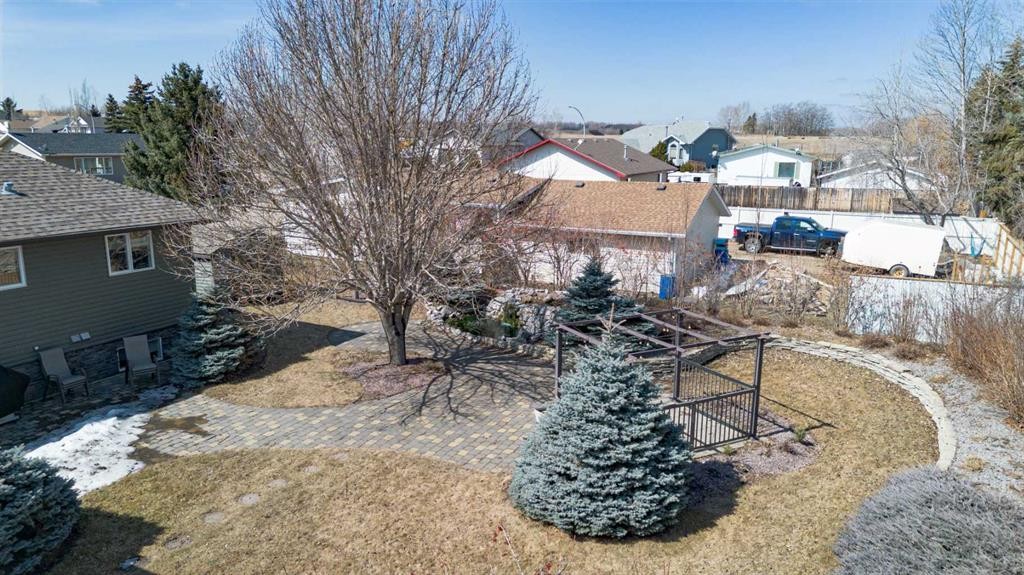 5404 49A Avenue, Alix, AB - Outdoor