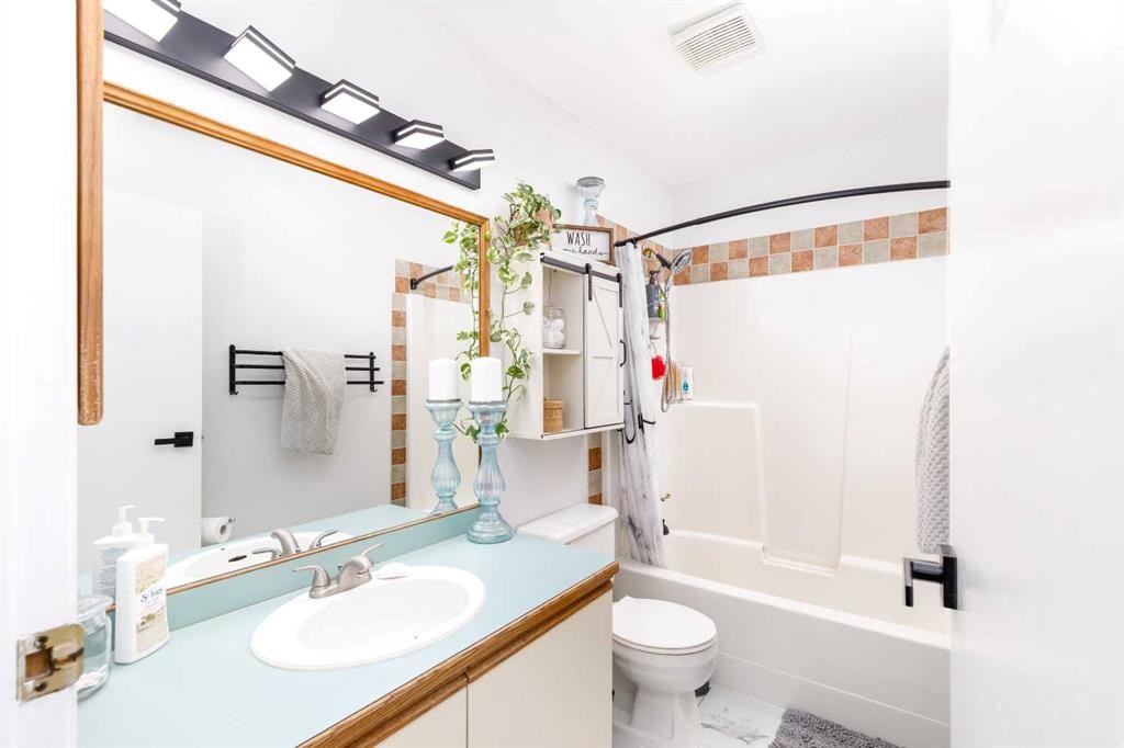 27 Kovac, Red Deer, AB - Indoor Photo Showing Bathroom