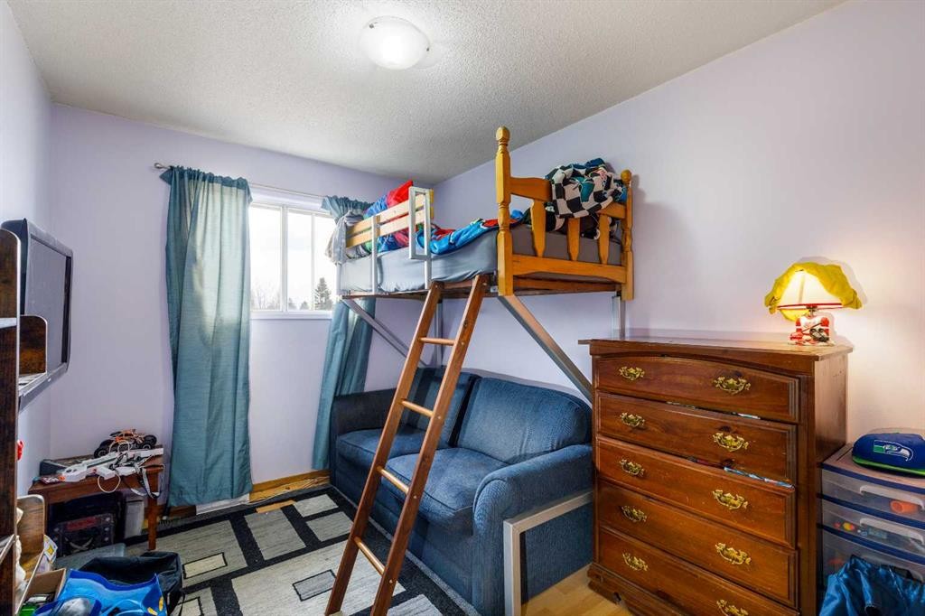 27 Kovac, Red Deer, AB - Indoor