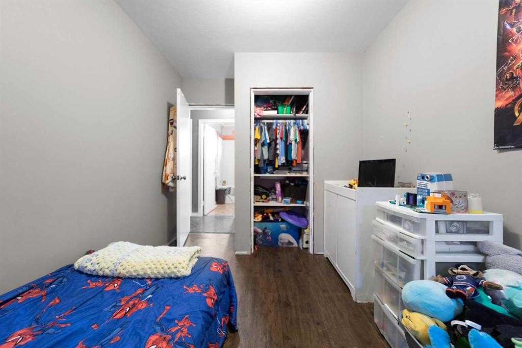 4925 49 Street, Killam, AB - Indoor Photo Showing Bedroom