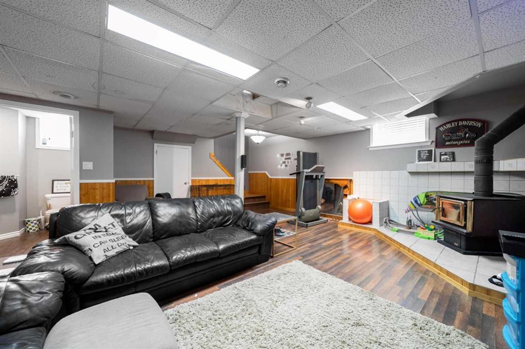 4925 49 Street, Killam, AB - Indoor Photo Showing Basement