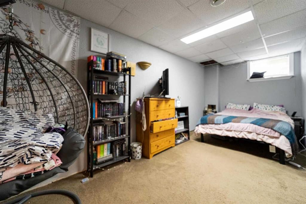 4925 49 Street, Killam, AB - Indoor Photo Showing Bedroom