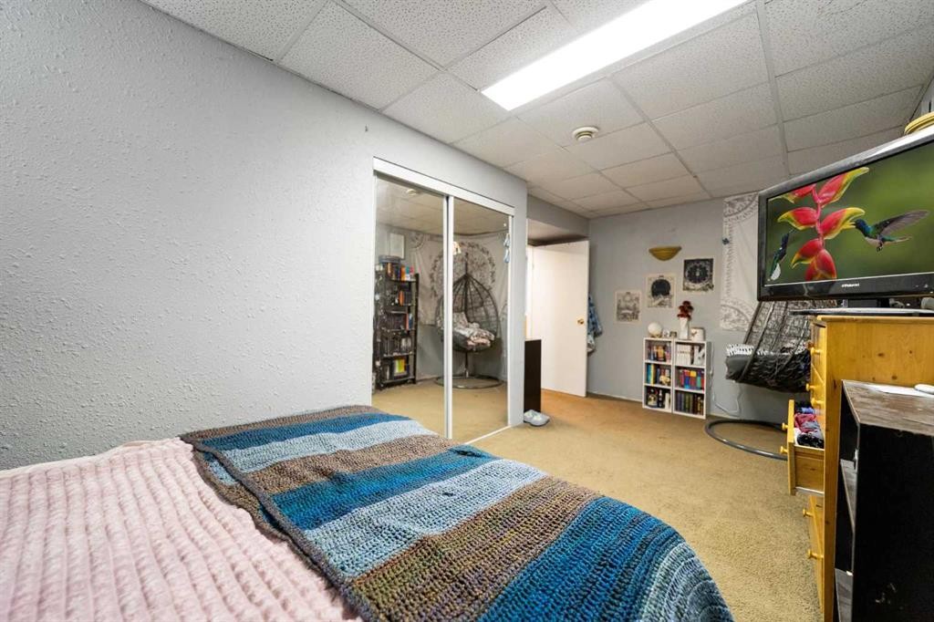 4925 49 Street, Killam, AB - Indoor Photo Showing Bedroom