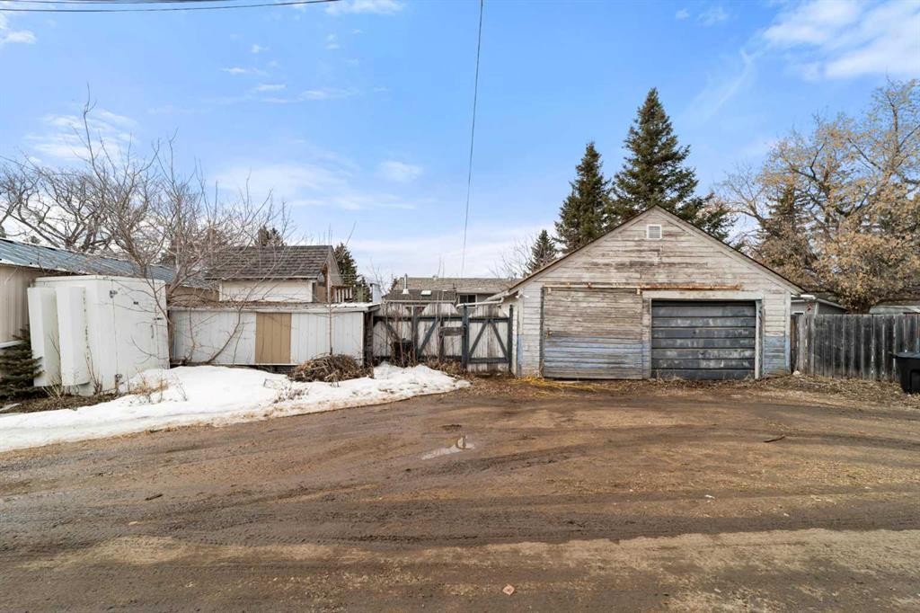 4925 49 Street, Killam, AB - Outdoor