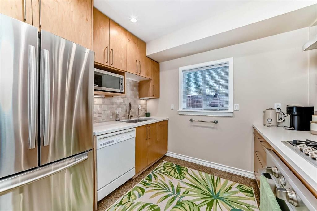 157 Grand Avenue, Norglenwold, AB - Indoor Photo Showing Kitchen