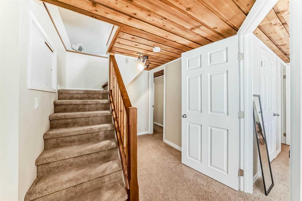 157 Grand Avenue, Norglenwold, AB - Indoor Photo Showing Other Room