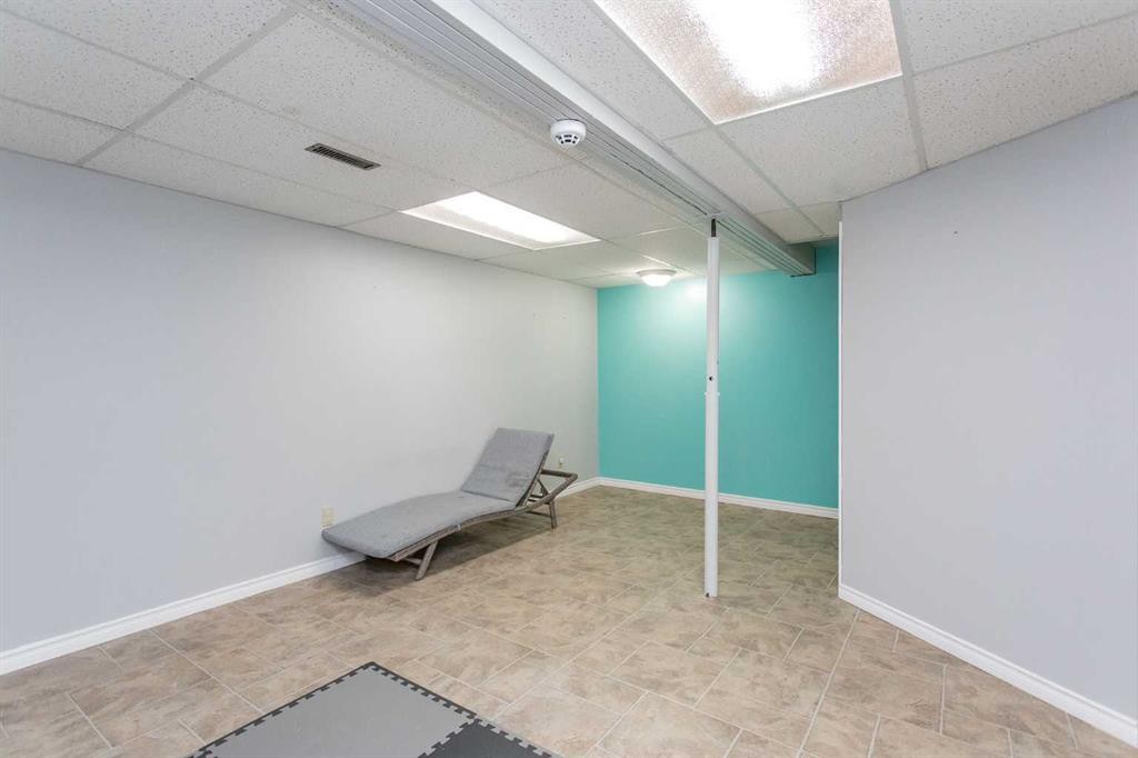 11 Erickson Drive, Red Deer, AB - Indoor