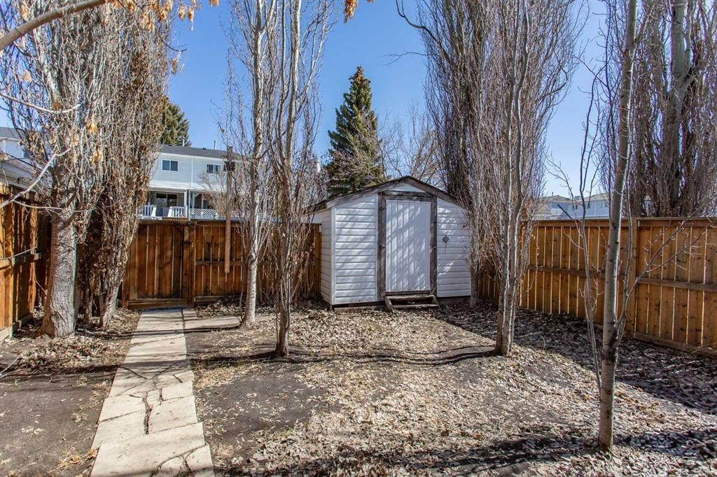 11 Erickson Drive, Red Deer, AB - Outdoor