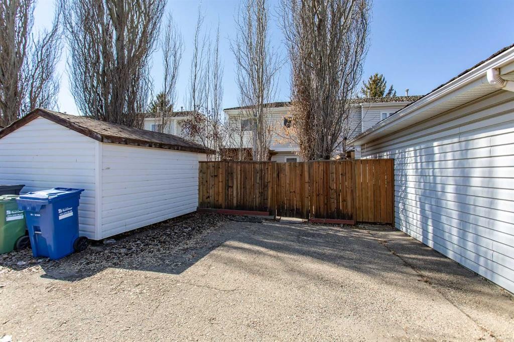 11 Erickson Drive, Red Deer, AB - Outdoor