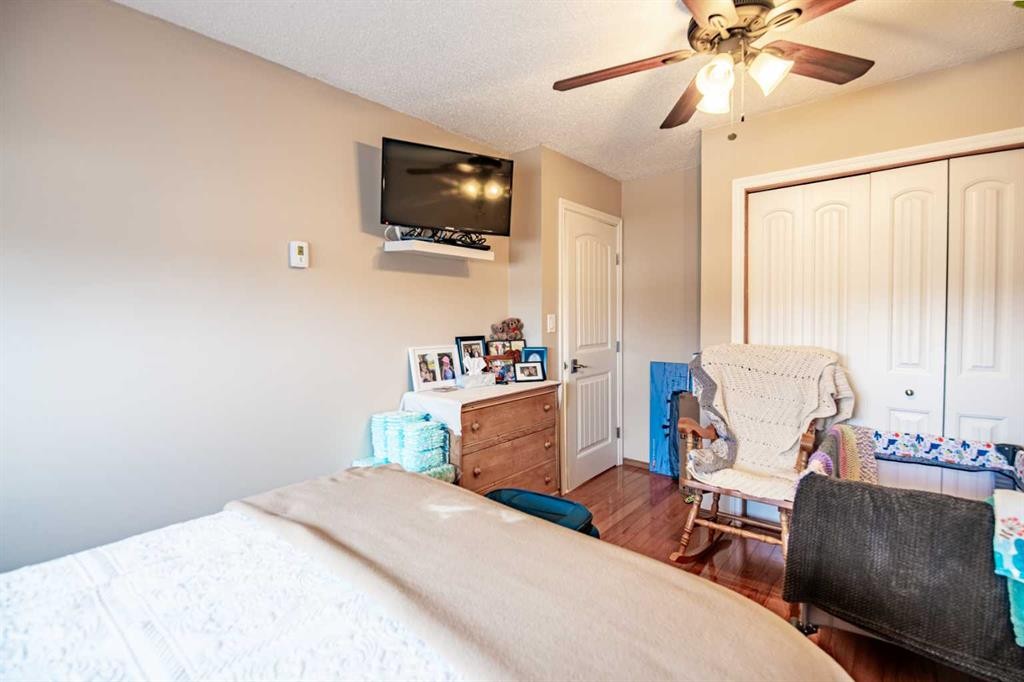 44 Norwest Close, Red Deer, AB - Indoor Photo Showing Bedroom