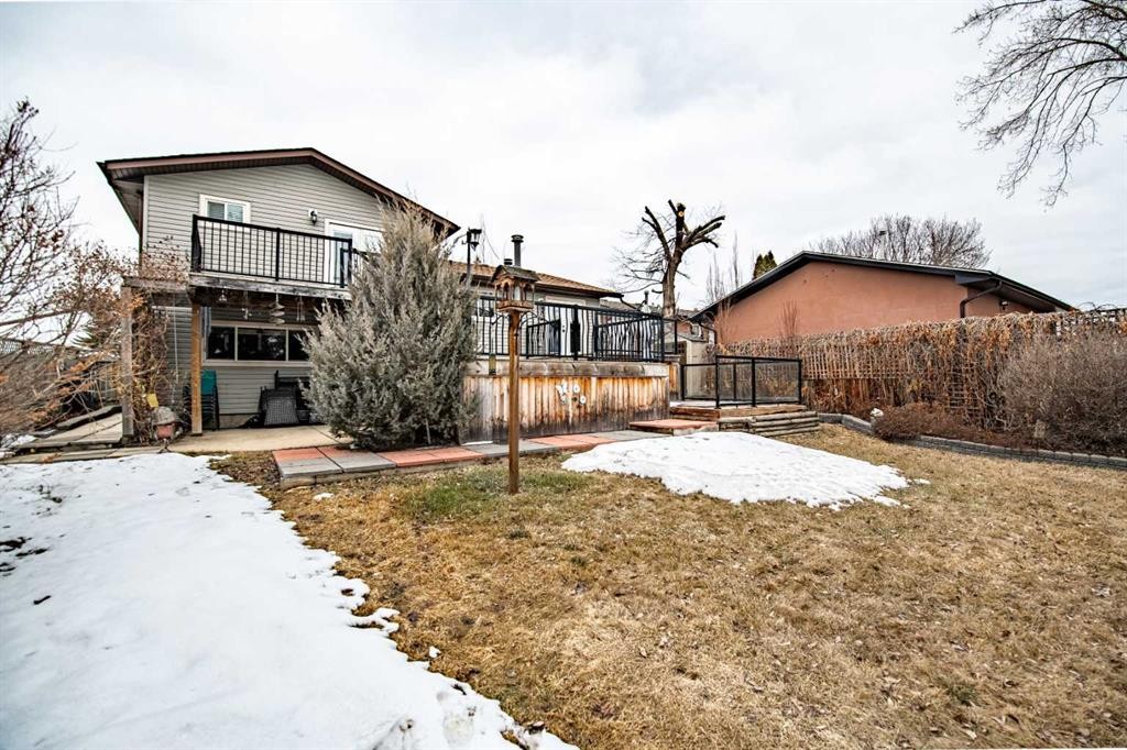 44 Norwest Close, Red Deer, AB - Outdoor