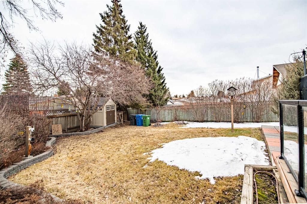 44 Norwest Close, Red Deer, AB - Outdoor