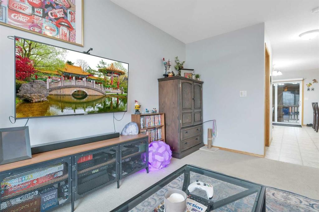 6203 Orr Drive, Red Deer, AB - Indoor Photo Showing Other Room