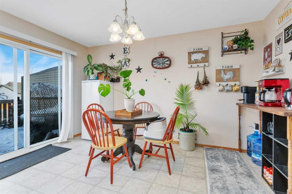 6205 Orr Drive, Red Deer, AB - Indoor Photo Showing Dining Room