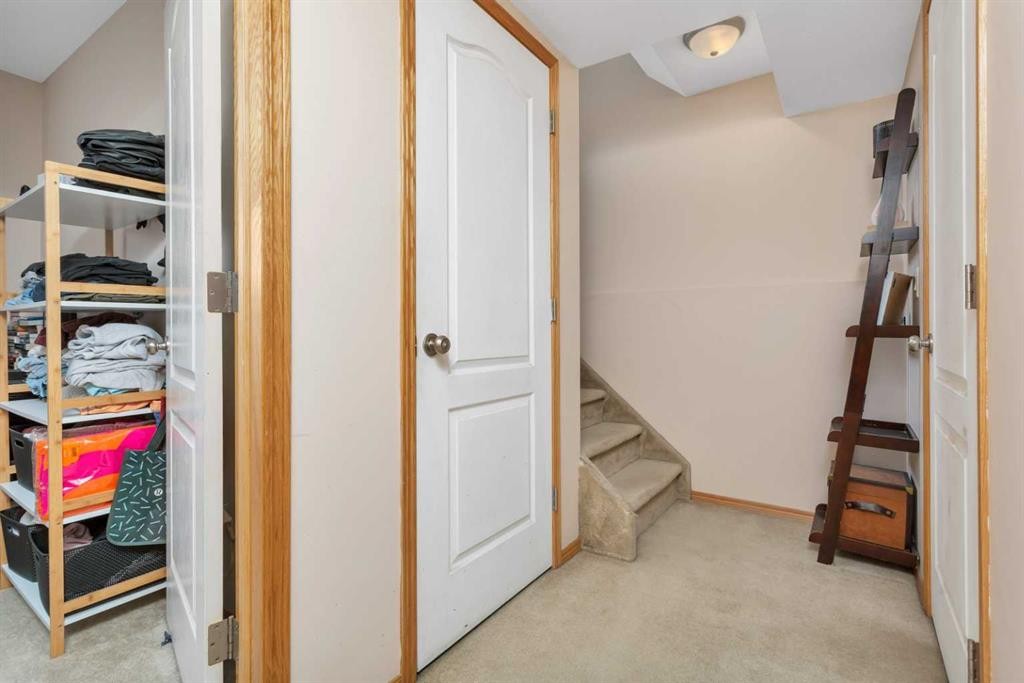6205 Orr Drive, Red Deer, AB - Indoor Photo Showing Other Room