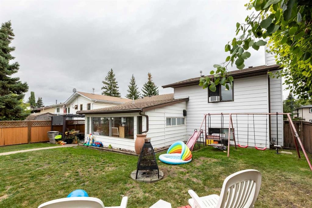 62 Rupert Crescent, Red Deer, AB - Outdoor With Exterior