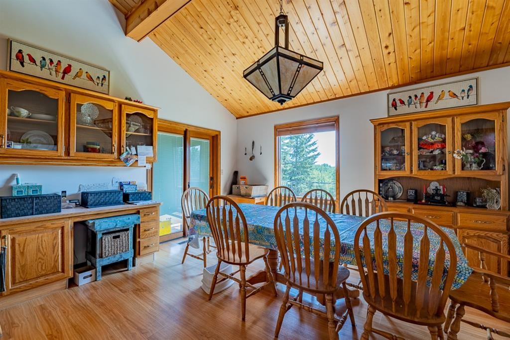 Sunhaven Road, Rural Lacombe County, AB - Indoor Photo Showing Dining Room