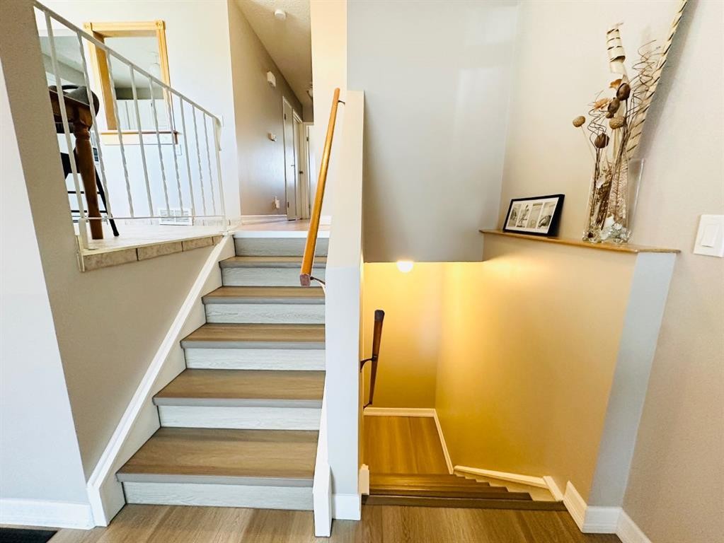 15 Pinecliff Close Ne, Calgary, AB - Indoor Photo Showing Other Room