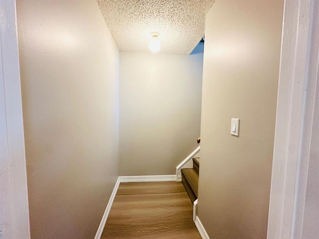 15 Pinecliff Close Ne, Calgary, AB - Indoor Photo Showing Other Room