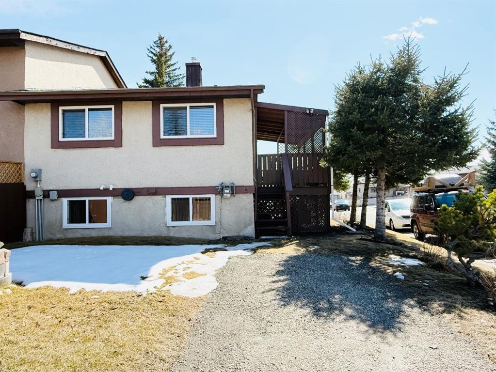 15 Pinecliff Close Ne, Calgary, AB - Outdoor
