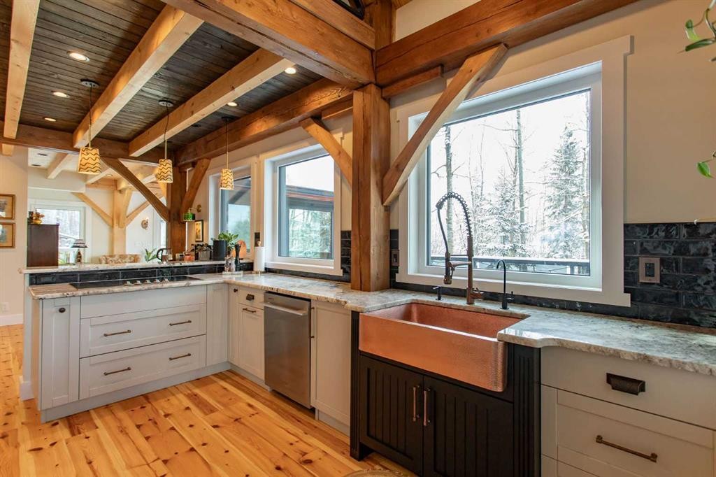 1130 Breakers Way, Sunbreaker Cove, AB - Indoor Photo Showing Kitchen
