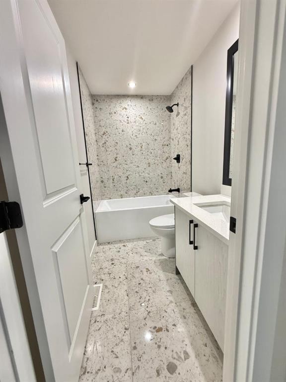 21 Lavelle Close, Red Deer, AB - Indoor Photo Showing Bathroom