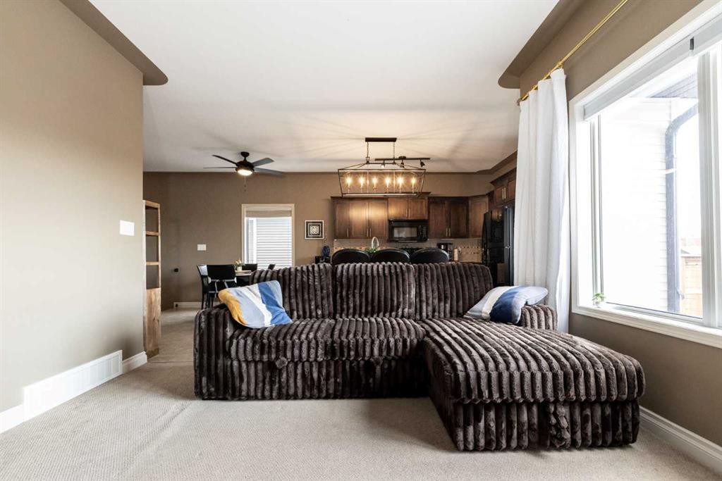 67 Bowman Circle, Sylvan Lake, AB - Indoor Photo Showing Bedroom