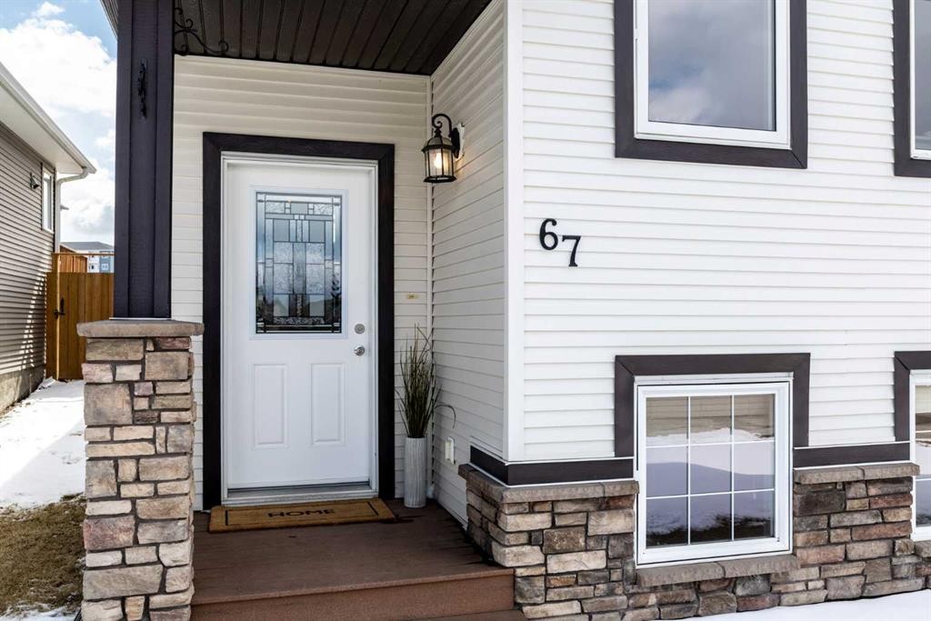 67 Bowman Circle, Sylvan Lake, AB - Outdoor With Exterior