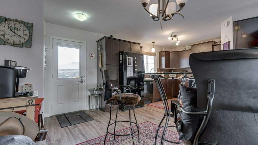 115 Redwood Boulevard, Springbrook, AB - Indoor