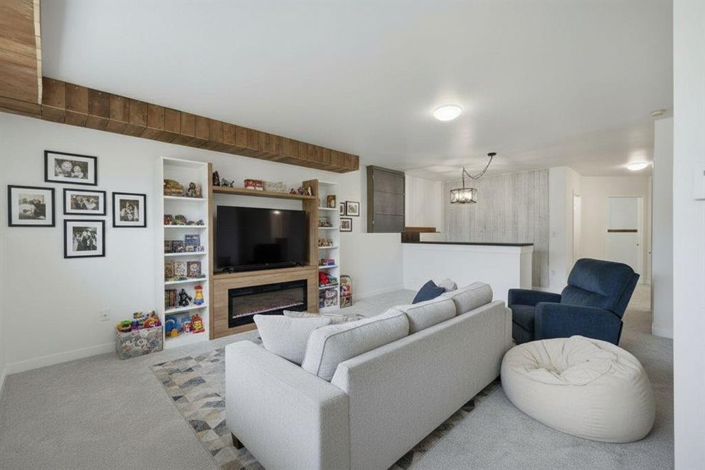32 Hunter Road, Sylvan Lake, AB - Indoor With Fireplace