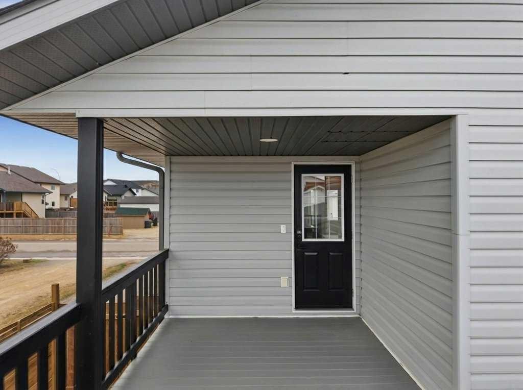 32 Hunter Road, Sylvan Lake, AB - Outdoor With Exterior