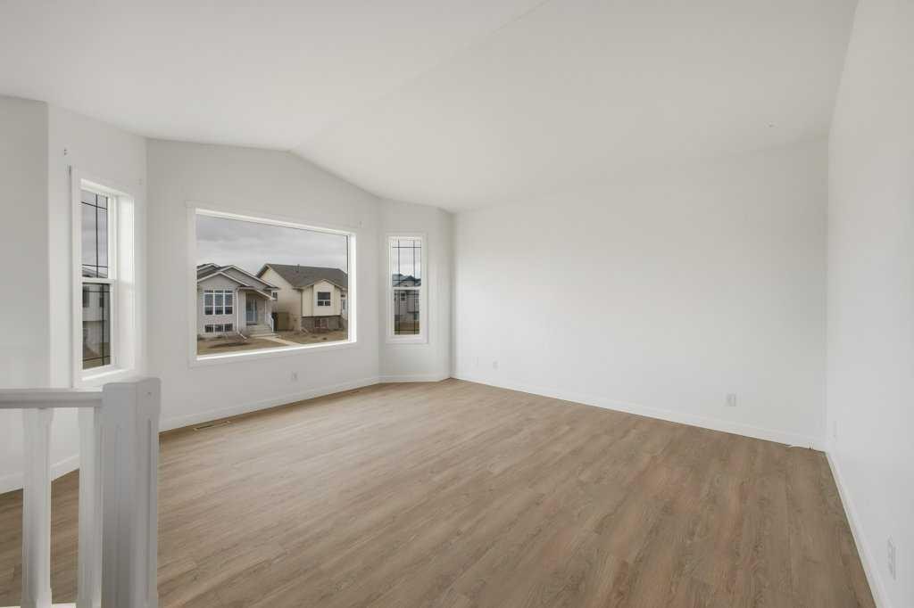 32 Hunter Road, Sylvan Lake, AB - Indoor