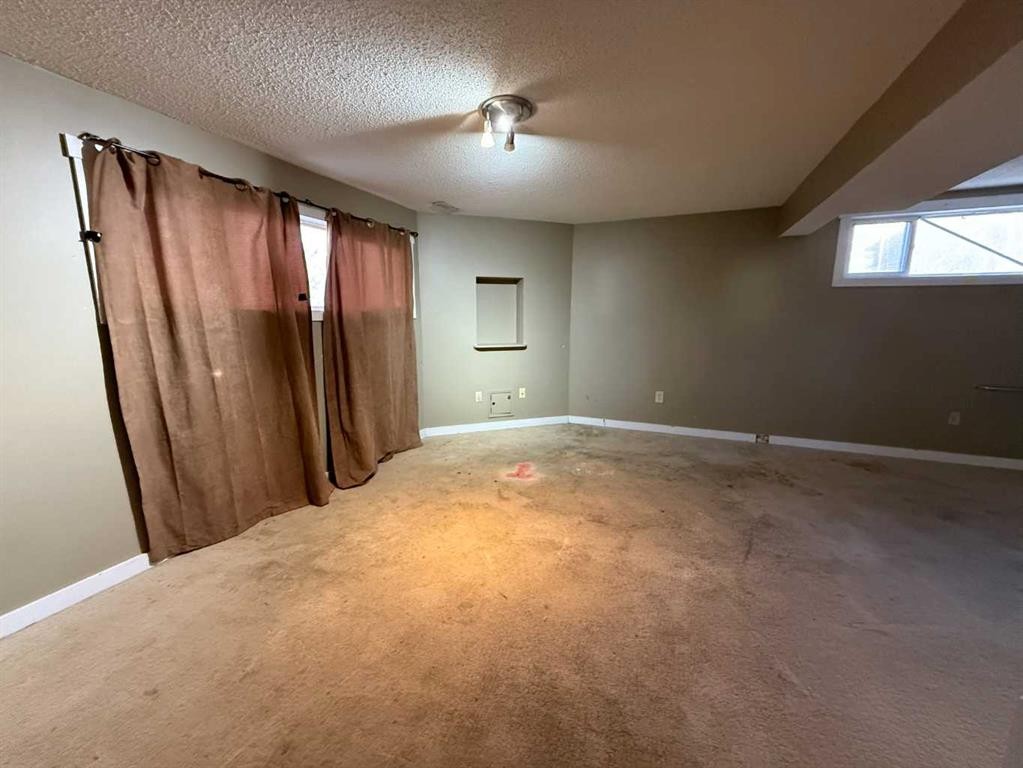 5805 42 Avenue, Camrose, AB - Indoor