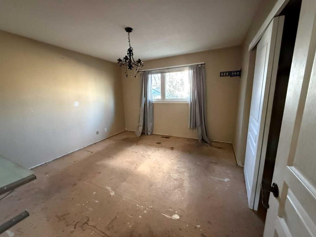 5805 42 Avenue, Camrose, AB - Indoor Photo Showing Other Room