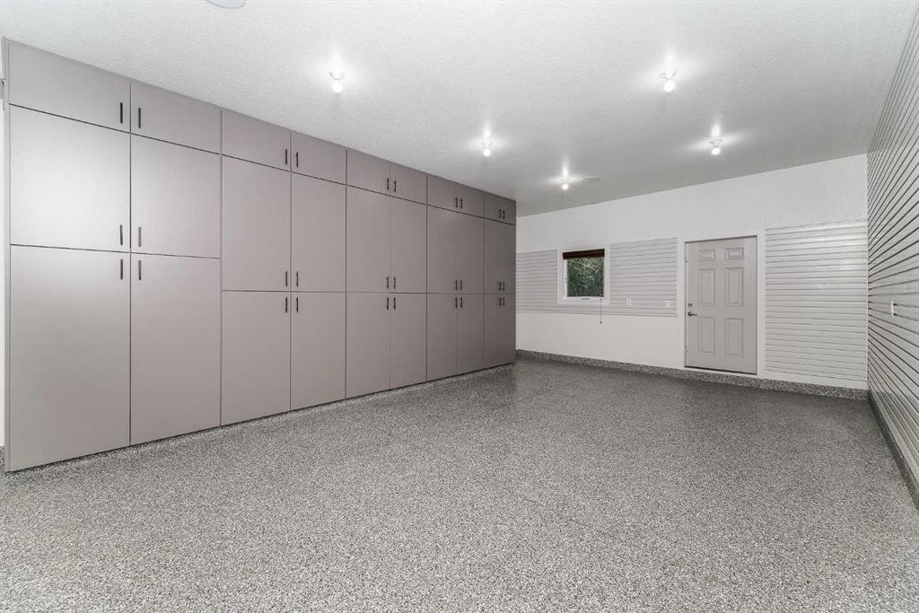 310 Jarvis Glen Way, Jarvis Bay, AB - Indoor Photo Showing Other Room