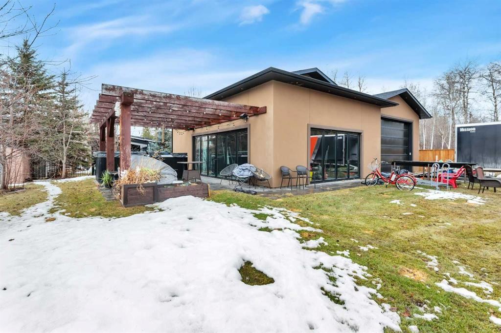 310 Jarvis Glen Way, Jarvis Bay, AB - Outdoor