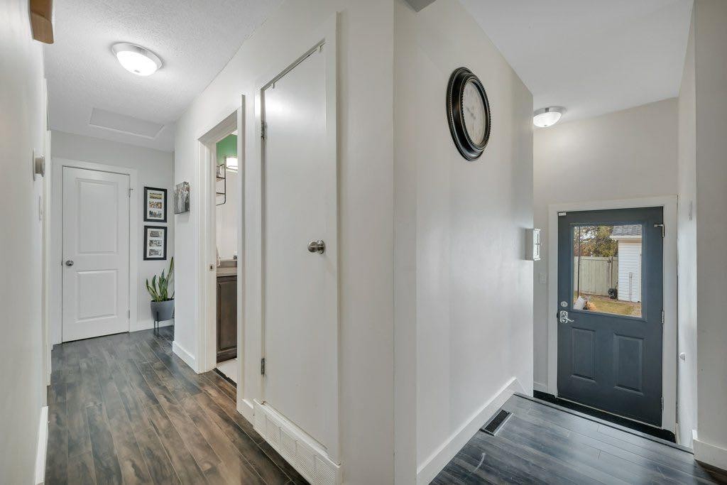 7715 73 Avenue Nw, Edmonton, AB - Indoor Photo Showing Other Room