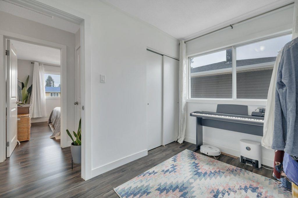 7715 73 Avenue Nw, Edmonton, AB - Indoor