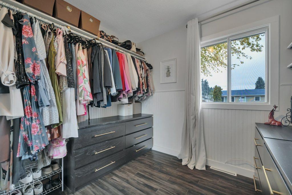 7715 73 Avenue Nw, Edmonton, AB - Indoor With Storage