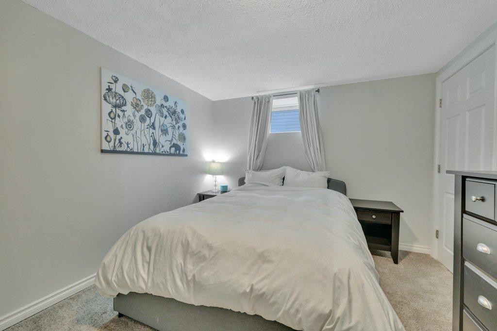 7715 73 Avenue Nw, Edmonton, AB - Indoor Photo Showing Bedroom