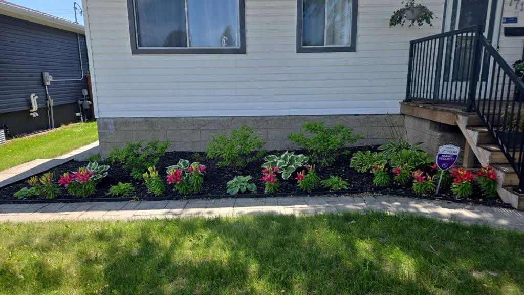 7715 73 Avenue Nw, Edmonton, AB - Outdoor