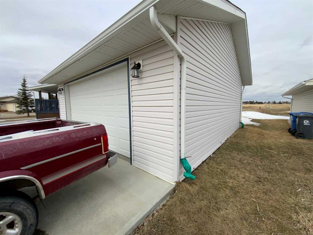 6 Cherry Lane Se, Three Hills, AB - Outdoor With Exterior