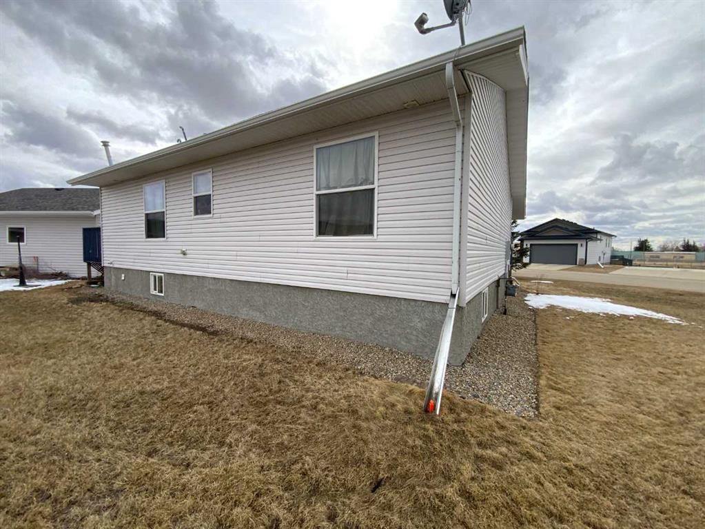 6 Cherry Lane Se, Three Hills, AB - Outdoor With Exterior