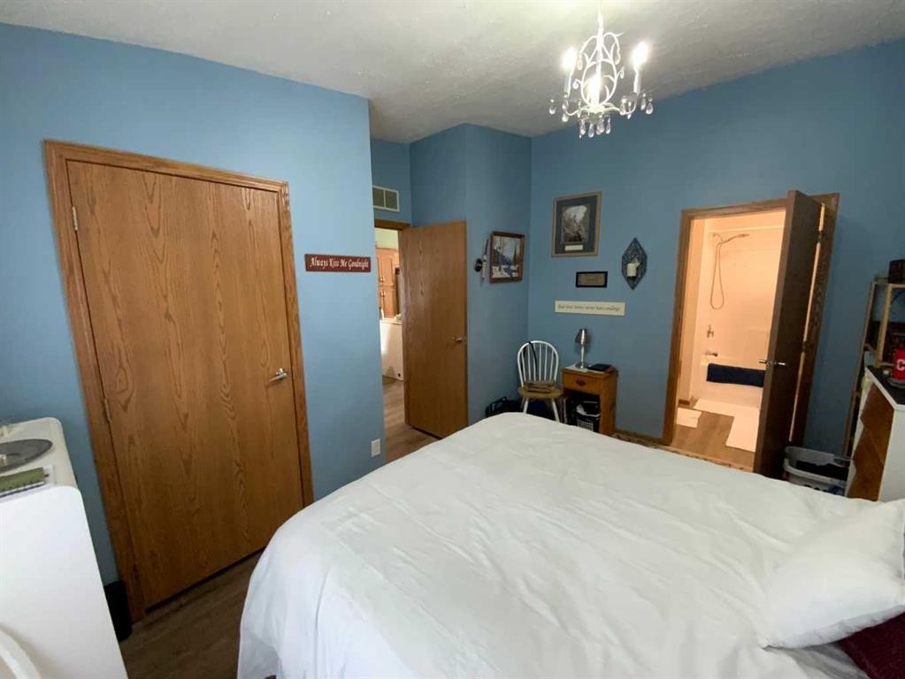 6 Cherry Lane Se, Three Hills, AB - Indoor Photo Showing Bedroom