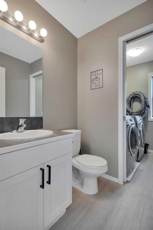 19 Oxley Close, Red Deer, AB - Indoor Photo Showing Bathroom
