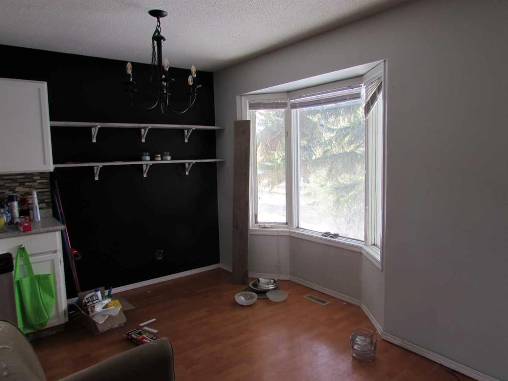 65 Roberts Crescent, Red Deer, AB - Indoor Photo Showing Other Room