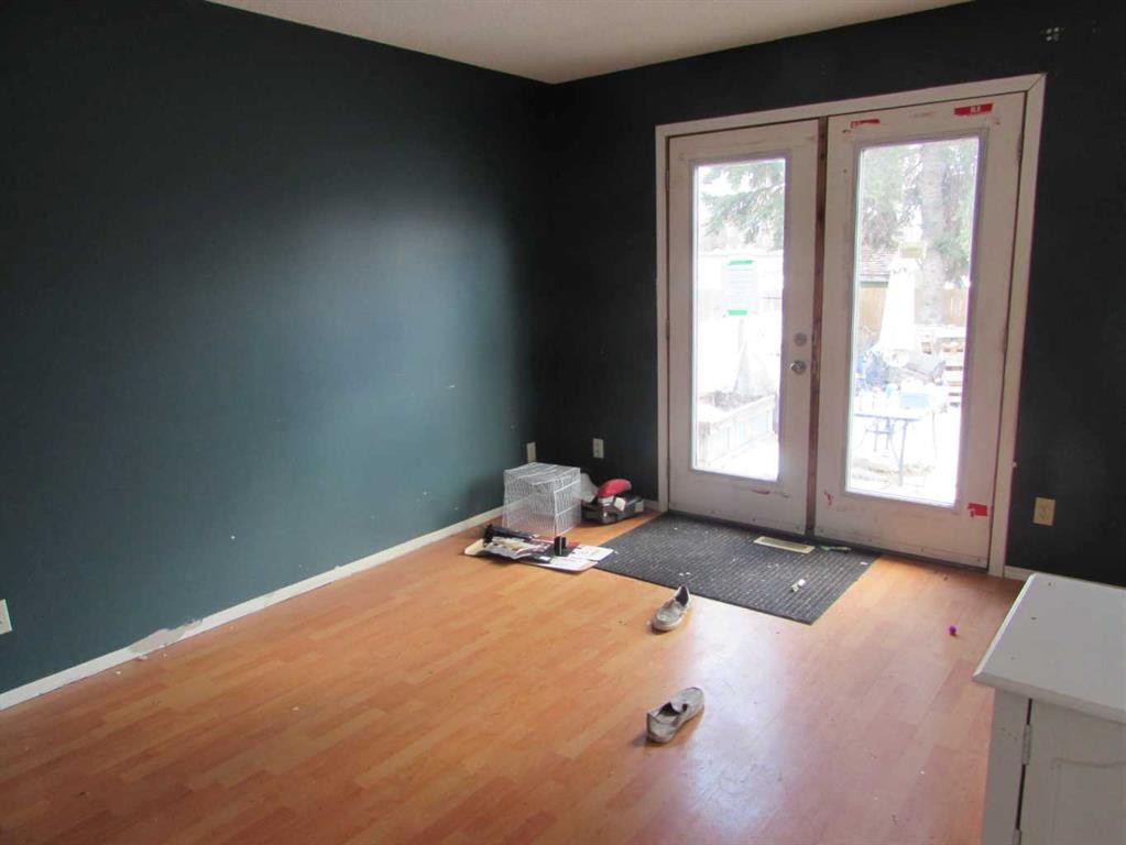 65 Roberts Crescent, Red Deer, AB - Indoor Photo Showing Other Room