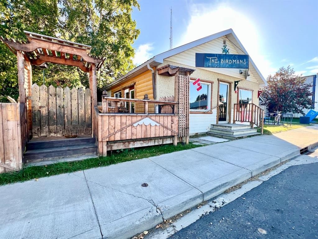 5019 50 Avenue, Caroline, AB