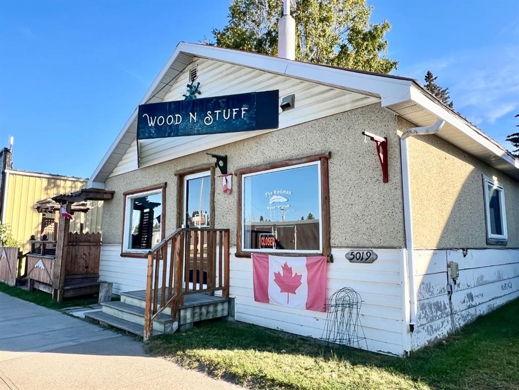 5019 50 Avenue, Caroline, AB